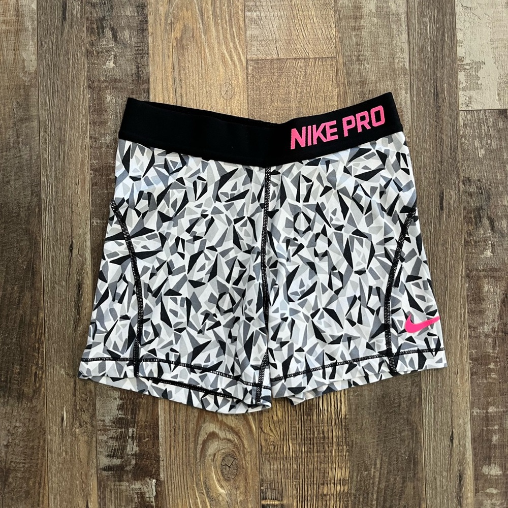 Nike spandex!🖤🤍🩷